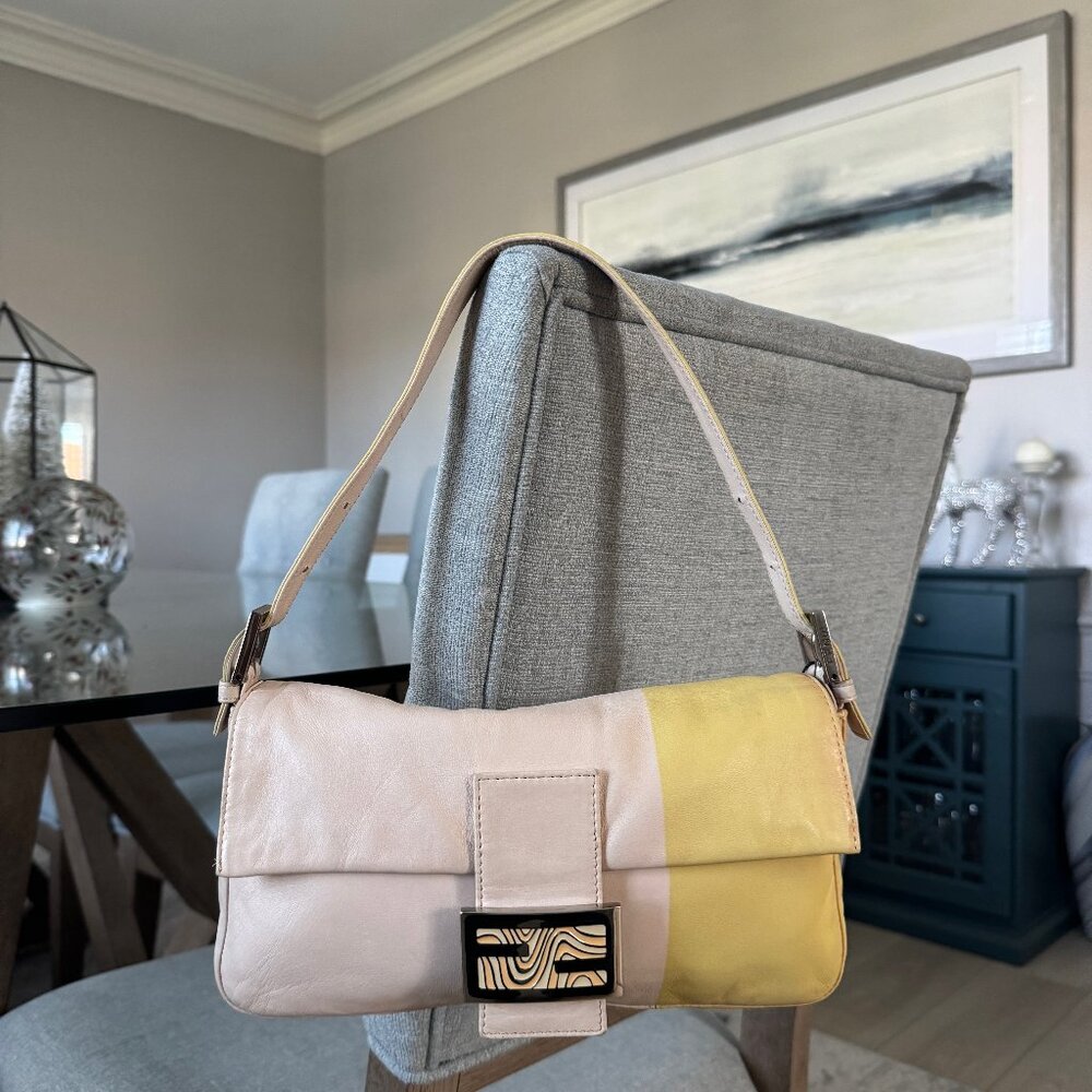 Fendi LEATHER Vintage Baguette Ivory/Pink